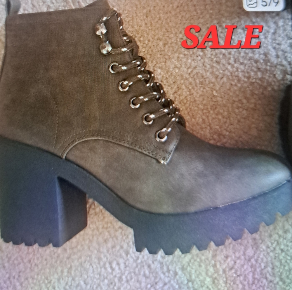 SIZE 9 SEVEN 7 FLATIRON BOOT
